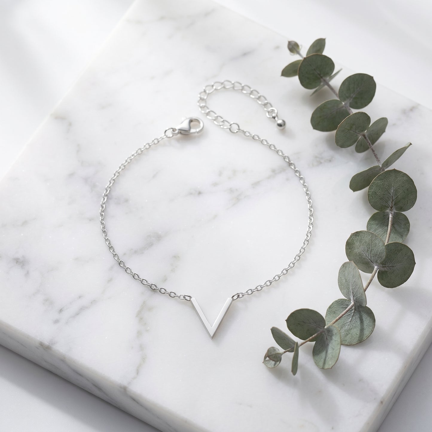 Bracelet V Minimaliste — Chaîne Acier Doré