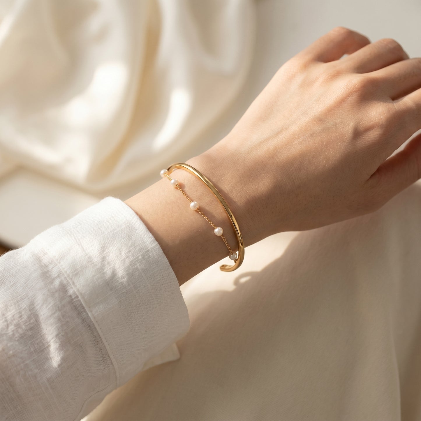 Bracelet Double Jonc — Perles & Chaîne Dorée